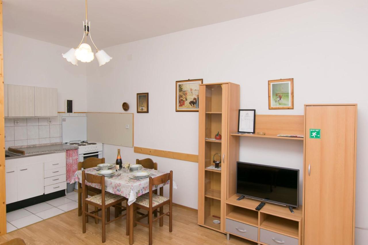 Apartments Amalija Vodice Extérieur photo